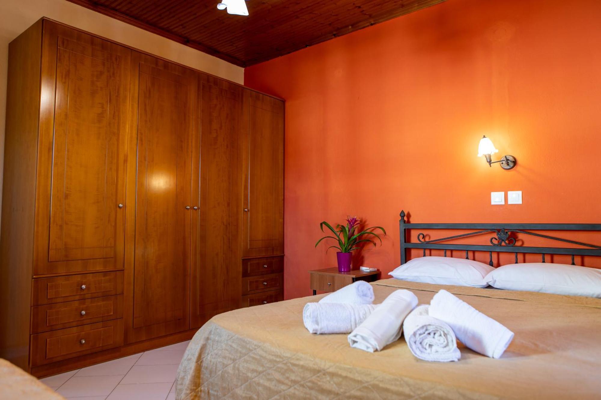 Xenia Palace Luxury Apartments Nea Vrasna Ngoại thất bức ảnh