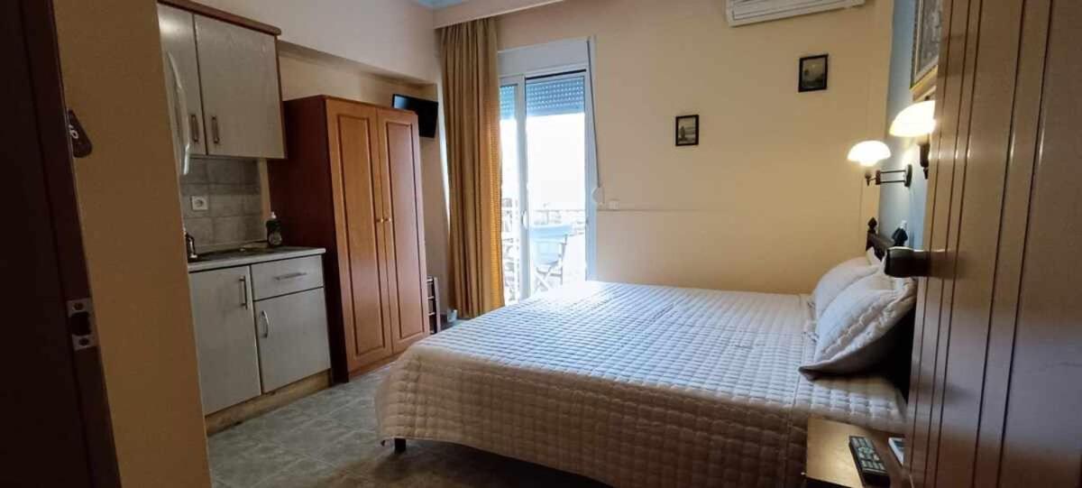 Xenia Palace Luxury Apartments Nea Vrasna Ngoại thất bức ảnh